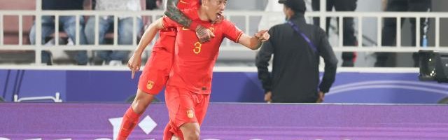 弃办亚洲杯国足来还债？扬科纠错后破门却遭吹掉