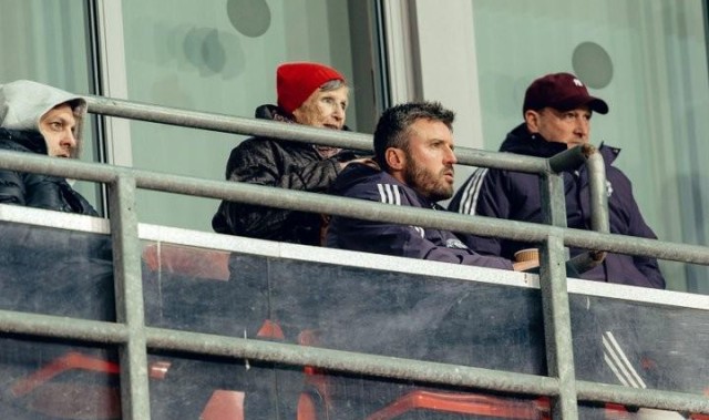 邮报：卡里克一上任就看青训比赛，阿莫林14个月从未认真看过